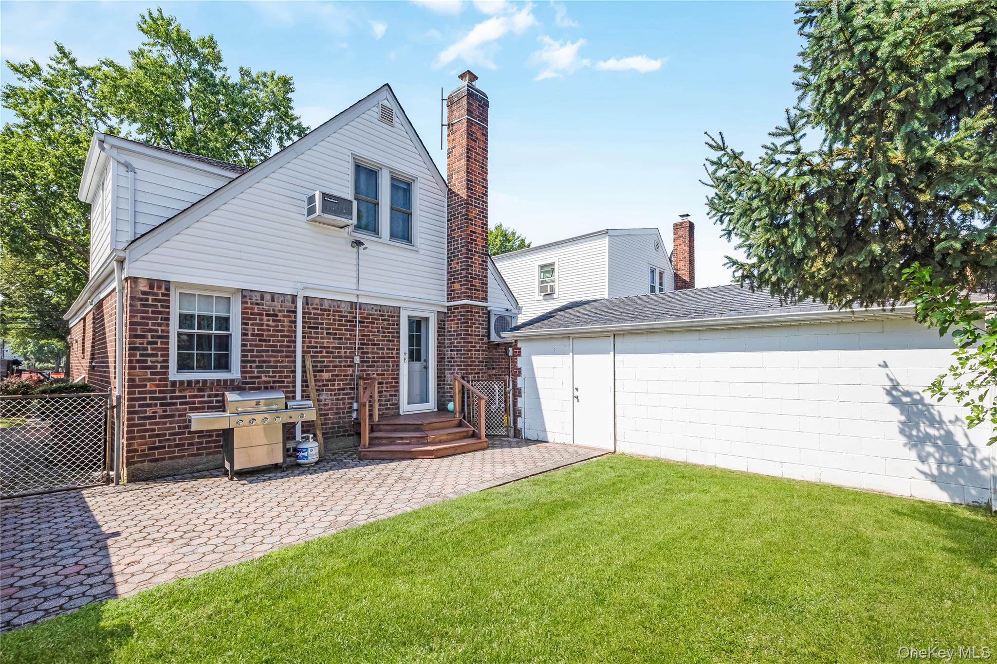 15 Stewart Avenue, Stewart Manor, NY 11530