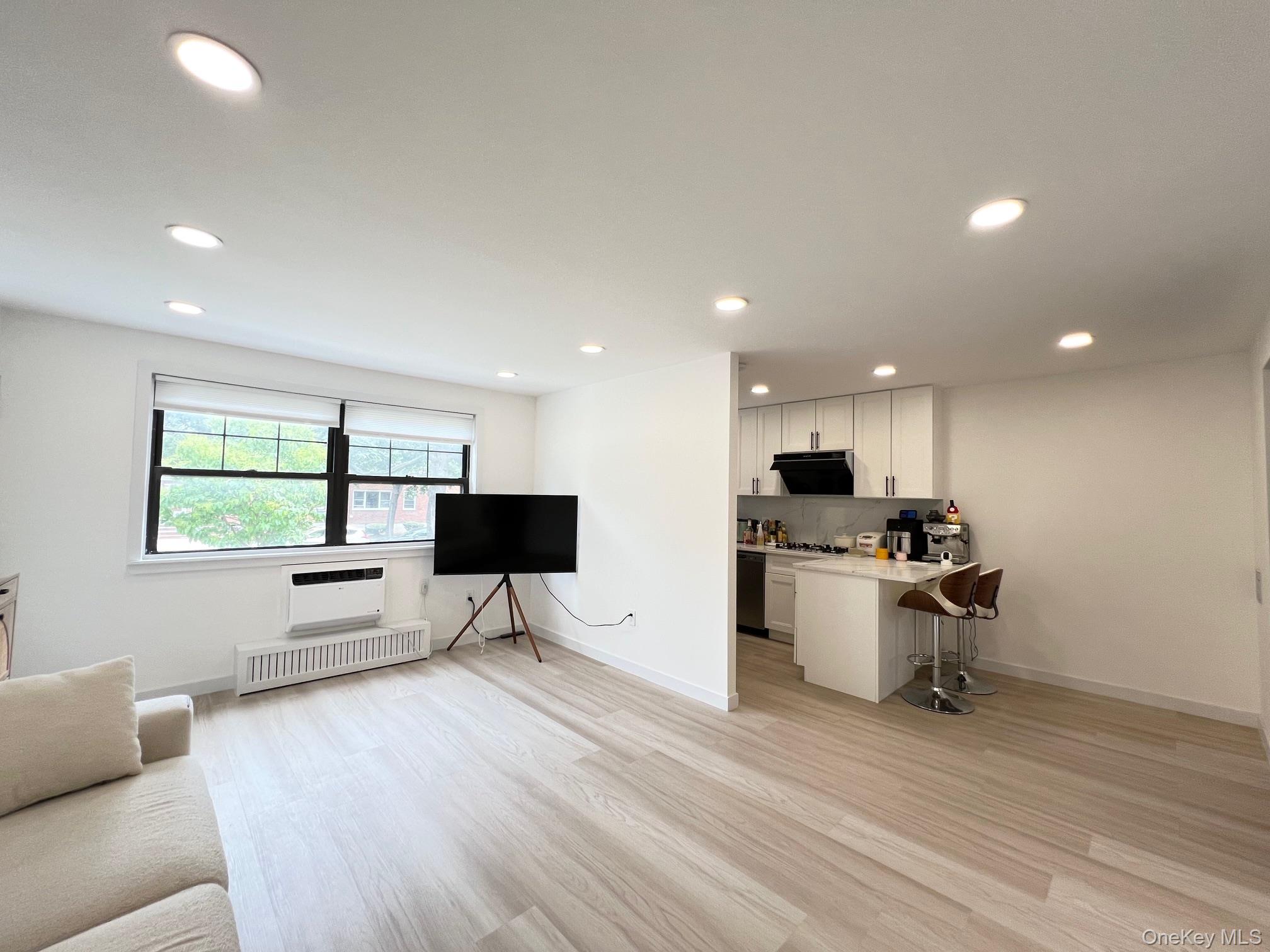 6958 138th Street # A, Flushing, NY 11367