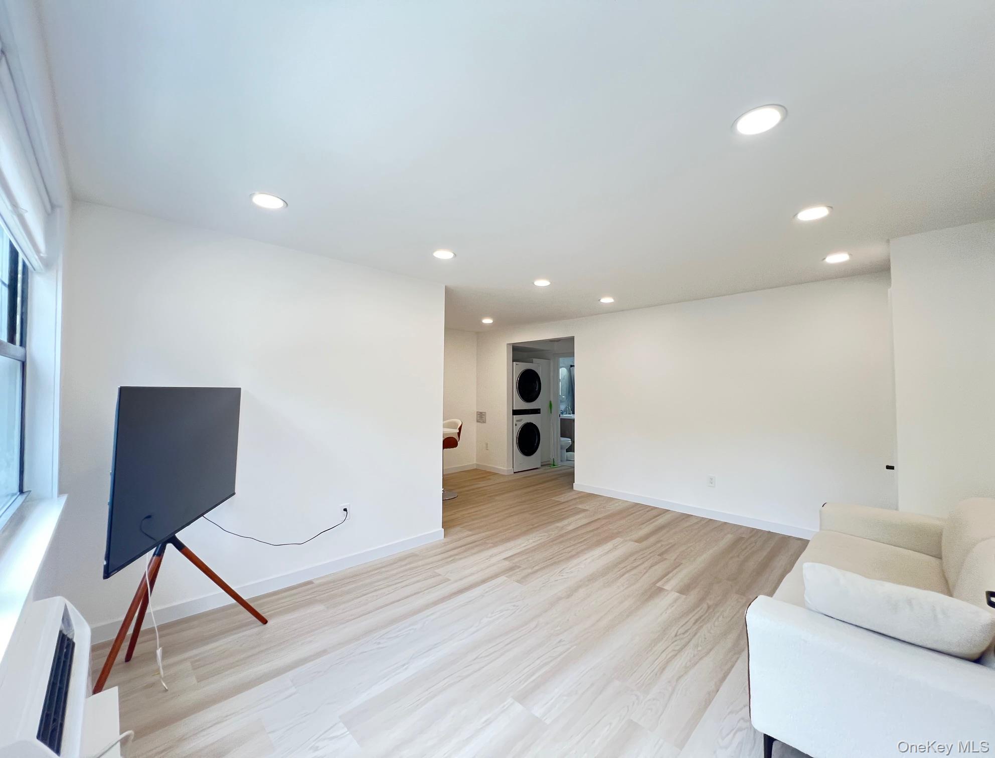 6958 138th Street # A, Flushing, NY 11367