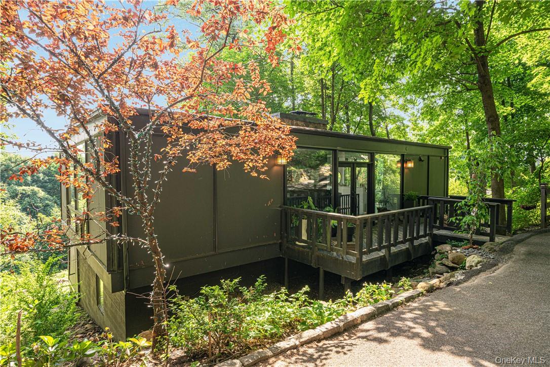 185 Tweed Boulevard, Nyack, NY 10960