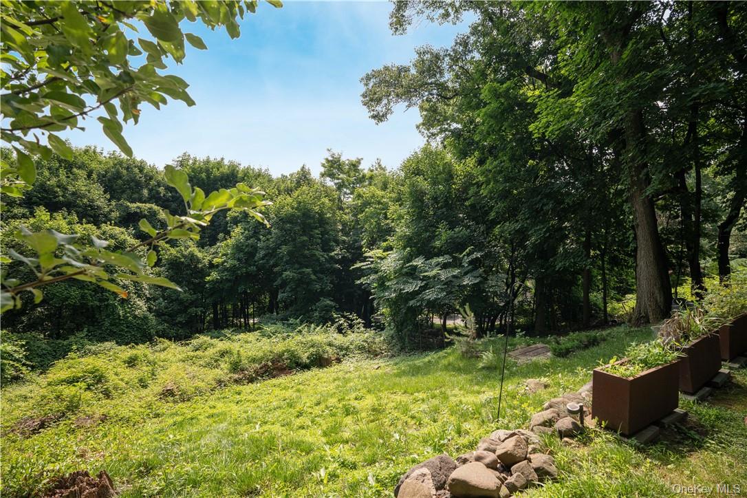 185 Tweed Boulevard, Nyack, NY 10960