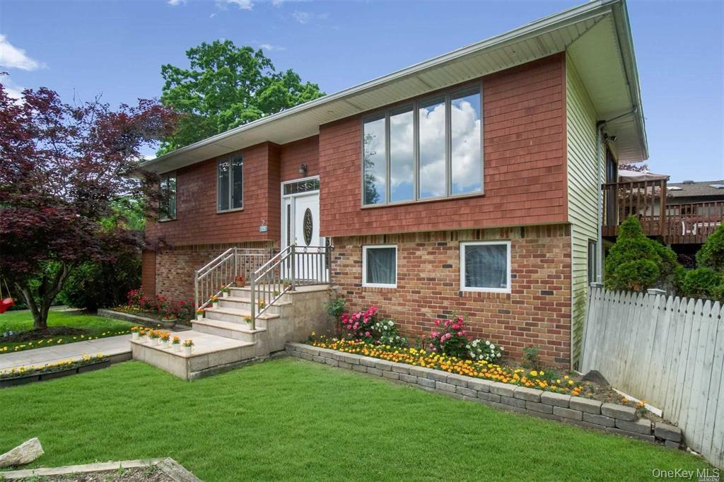 2 Thorne Court, Bethpage, NY 11714