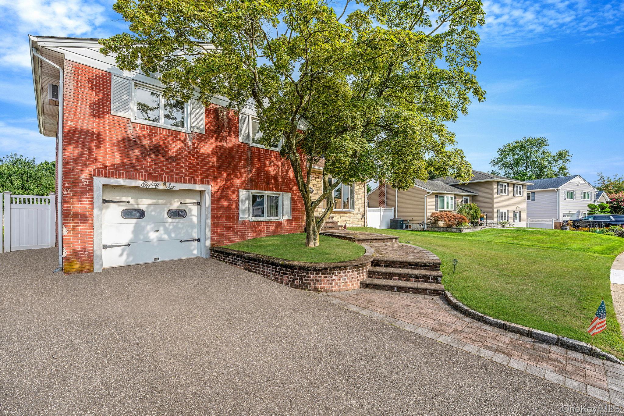 86 Silber Avenue, Bethpage, NY 11714