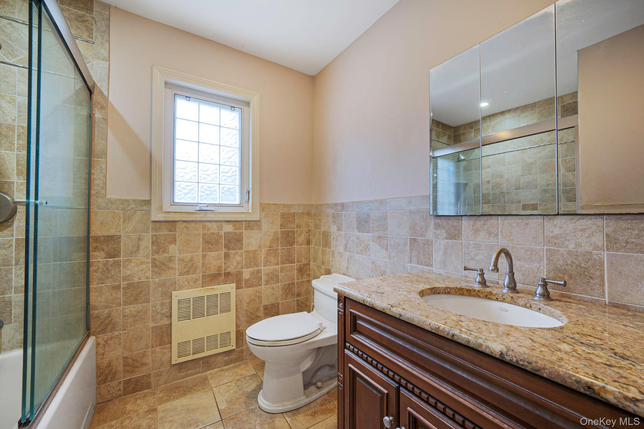 86 Silber Avenue, Bethpage, NY 11714