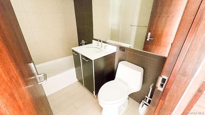 42-05 Parsons Boulevard # 4A, Flushing, NY 11355