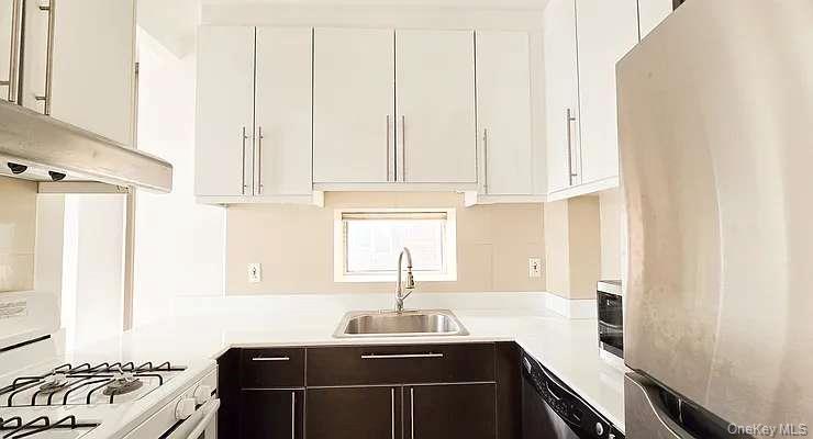 42-05 Parsons Boulevard # 4A, Flushing, NY 11355