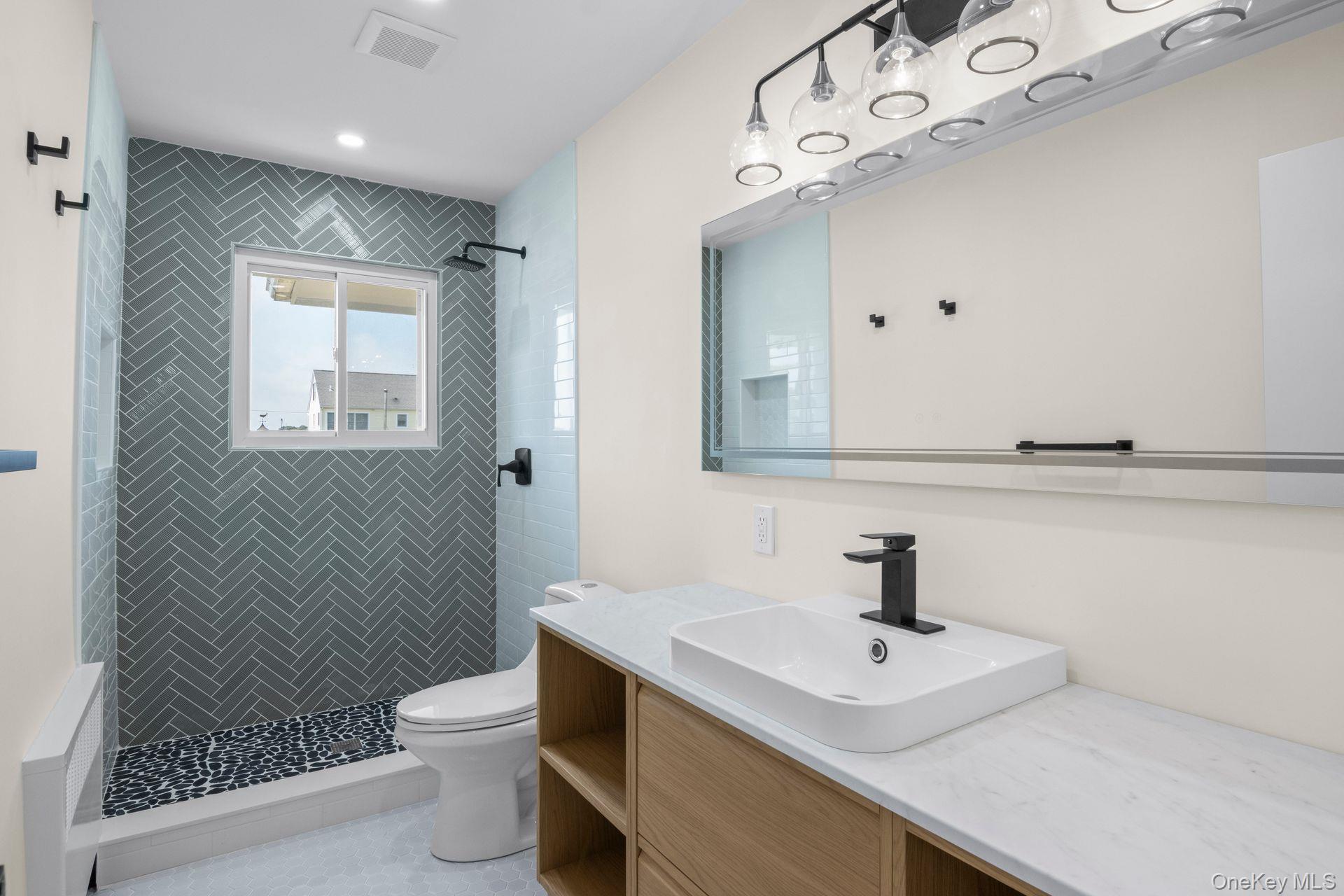 230 Sequams Lane Center, West Islip, NY 11795