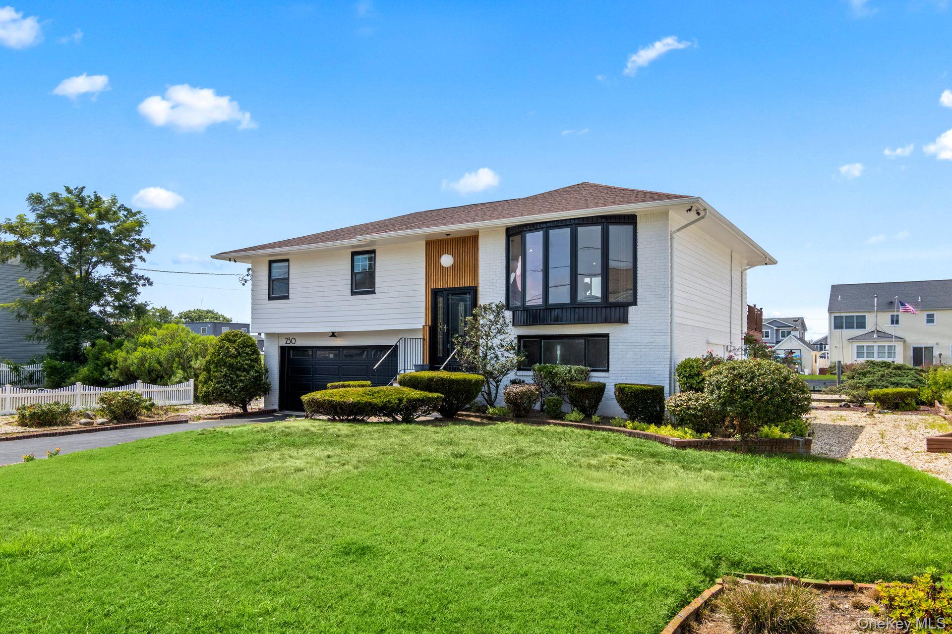 230 Sequams Lane Center, West Islip, NY 11795