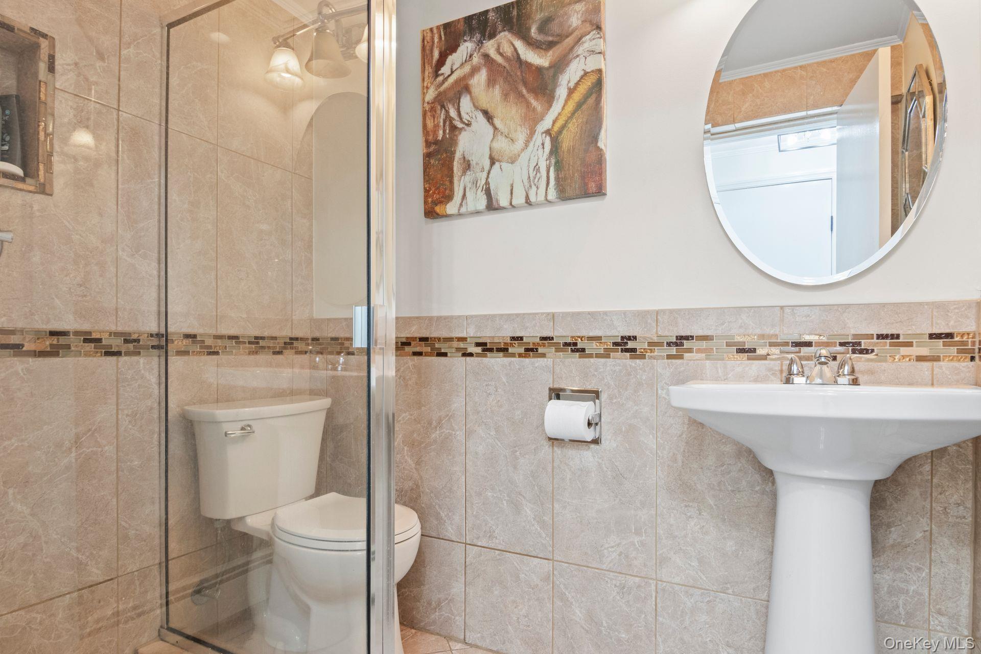 230 Sequams Lane Center, West Islip, NY 11795