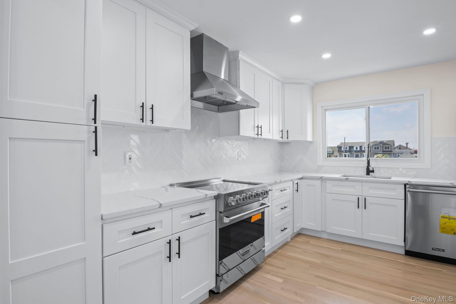 230 Sequams Lane Center, West Islip, NY 11795