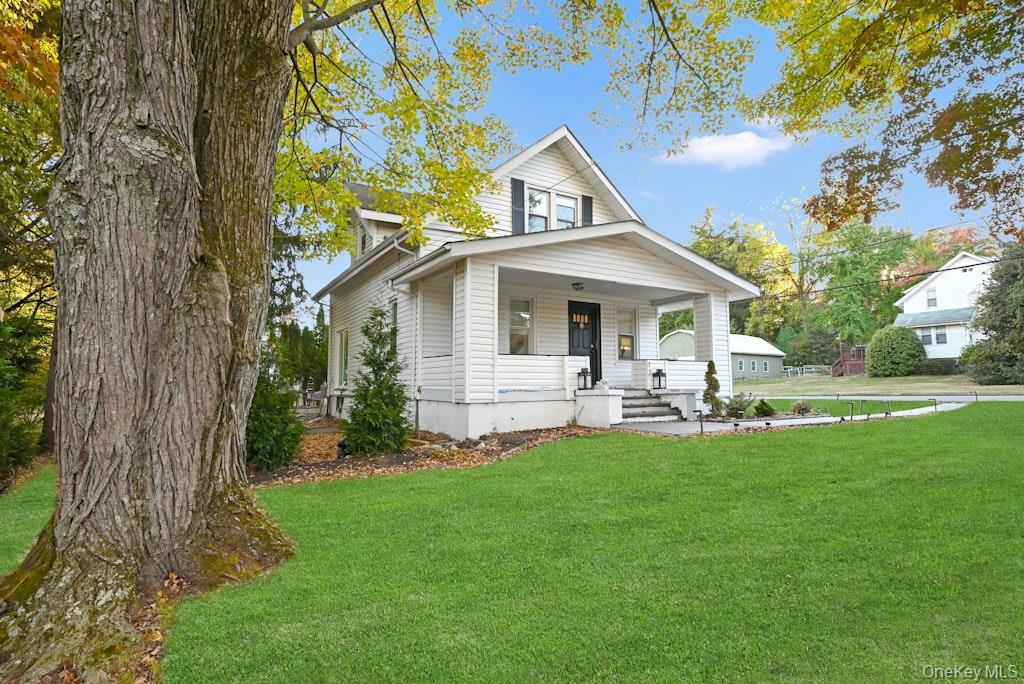 12 E Nauraushaun Avenue, Pearl River, NY 10965