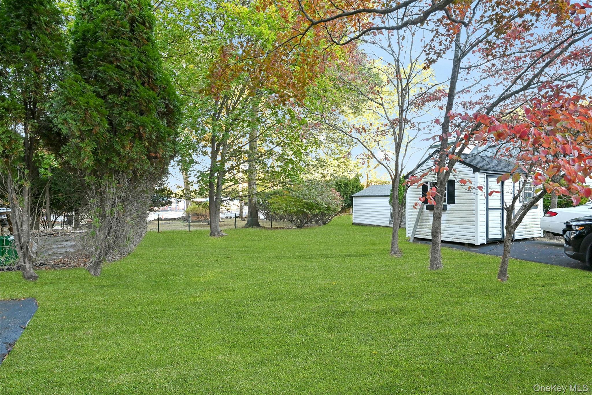 12 E Nauraushaun Avenue, Pearl River, NY 10965