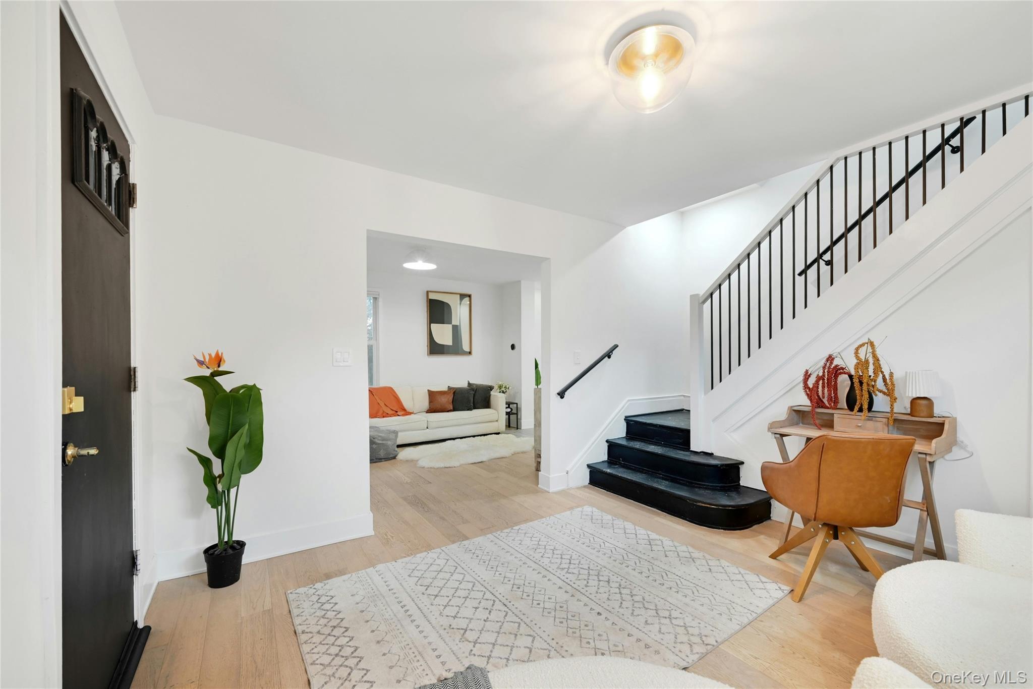 12 E Nauraushaun Avenue, Pearl River, NY 10965