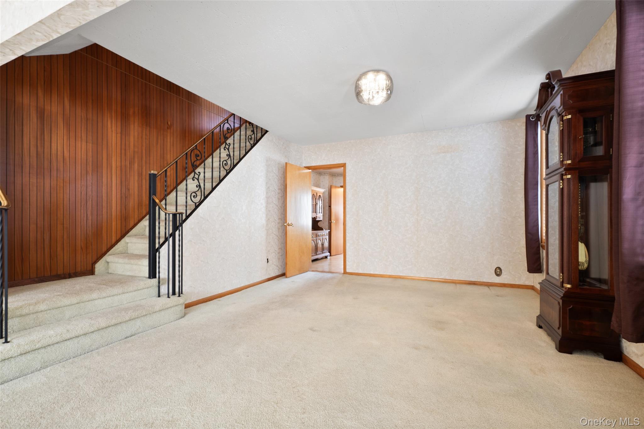 7214 72 Place, Glendale, NY 11385