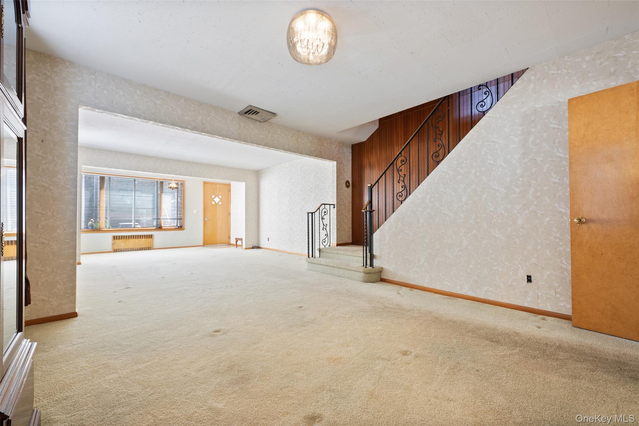 7214 72 Place, Glendale, NY 11385