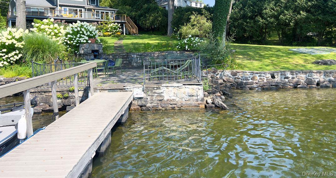 456 N Lake Boulevard, Mahopac, NY 10541