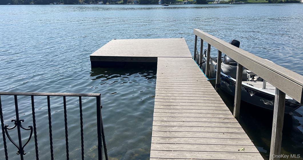 456 N Lake Boulevard, Mahopac, NY 10541