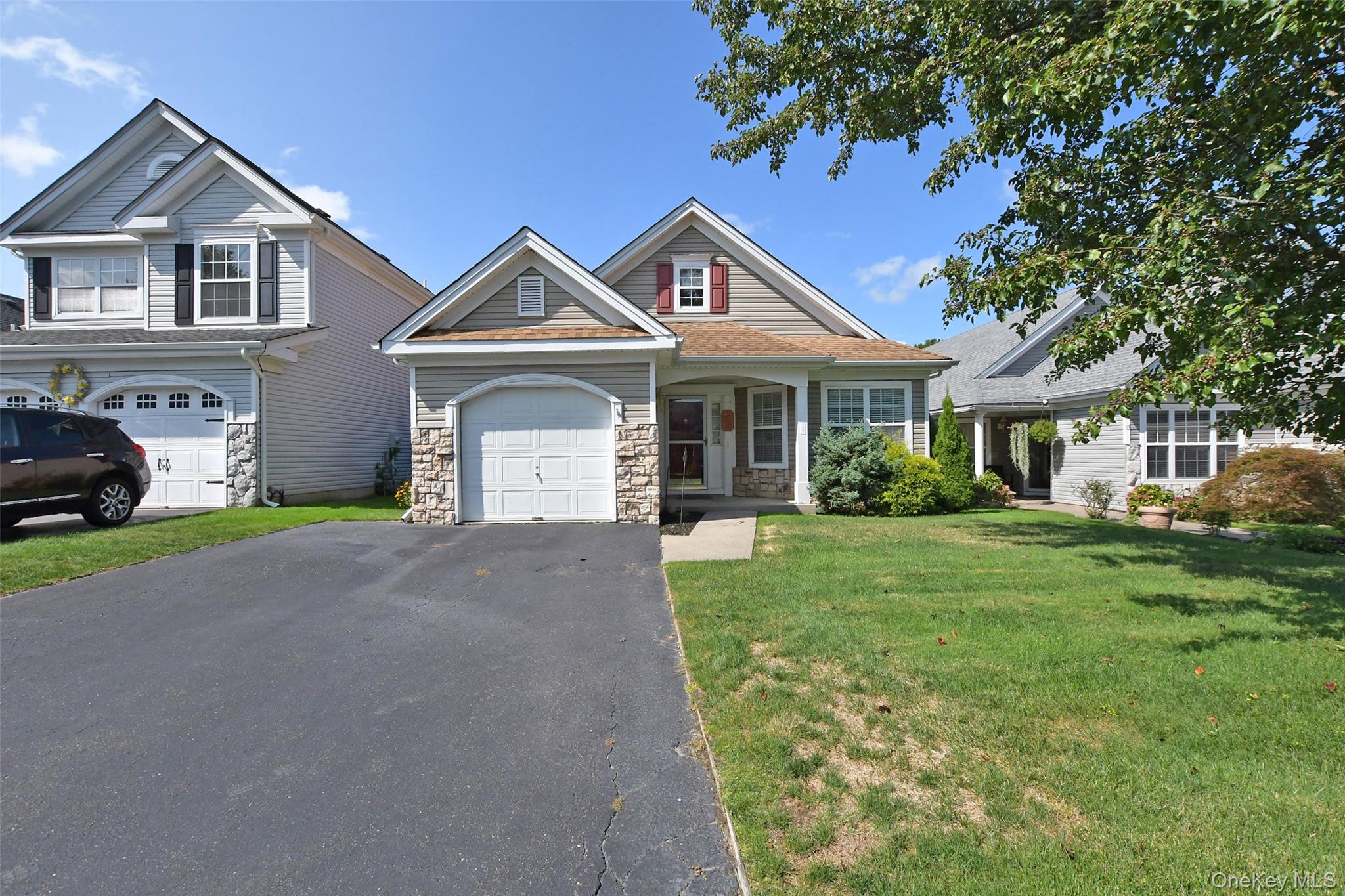 11 Ethan Circle, Middle Island, NY 11953