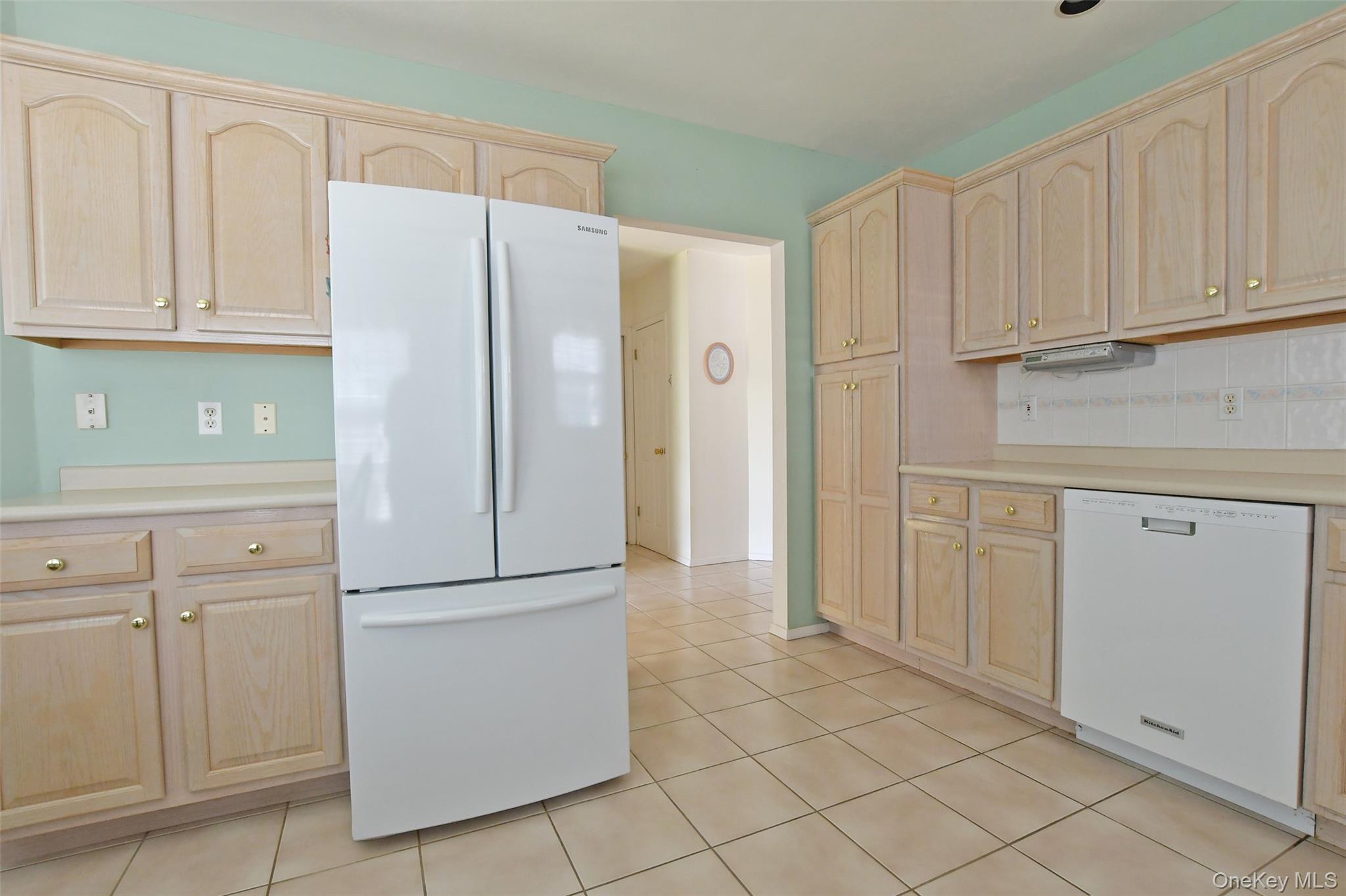 11 Ethan Circle, Middle Island, NY 11953