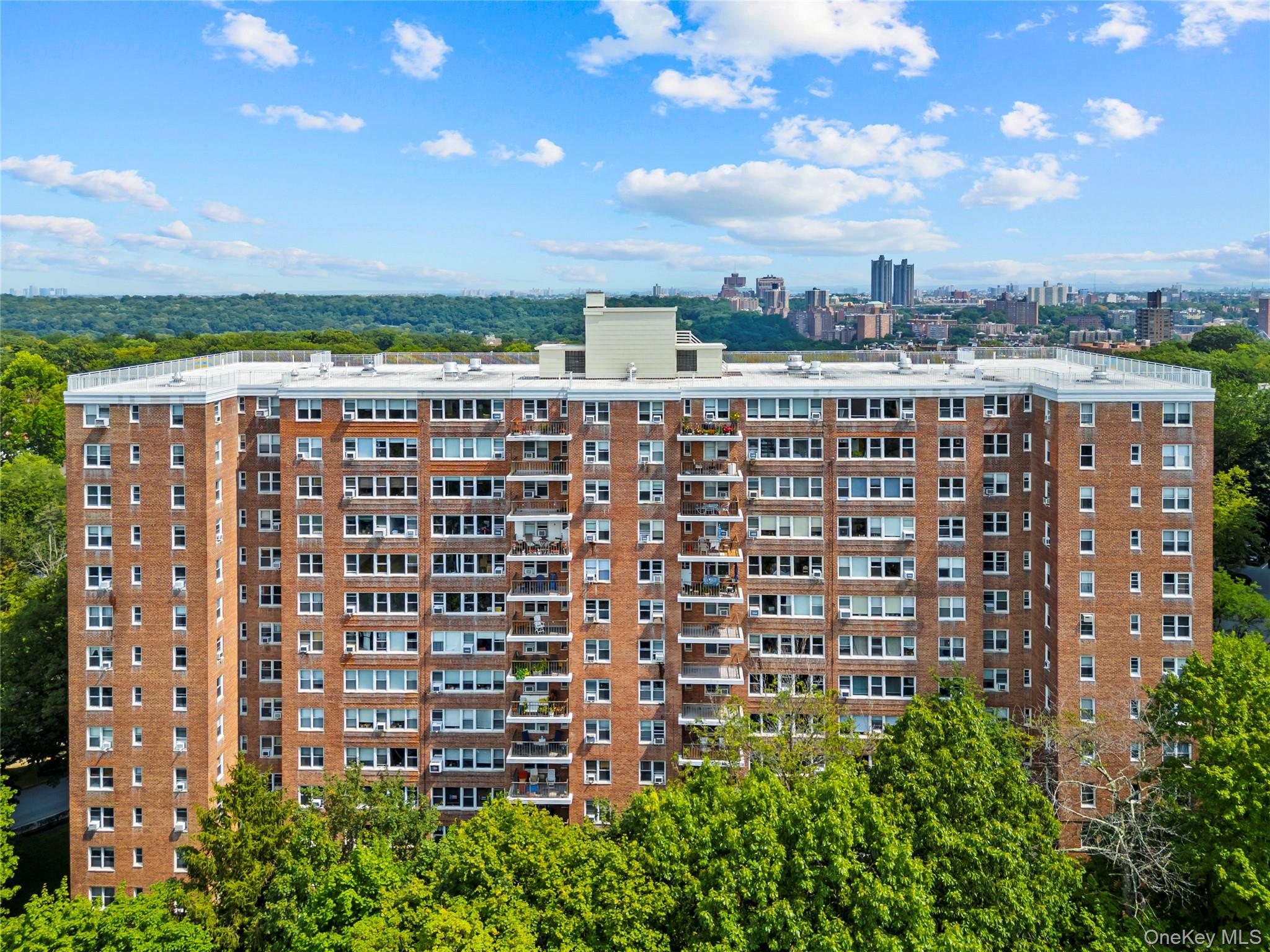 4555 Henry Hudson Parkway # A908, Bronx, NY 10471