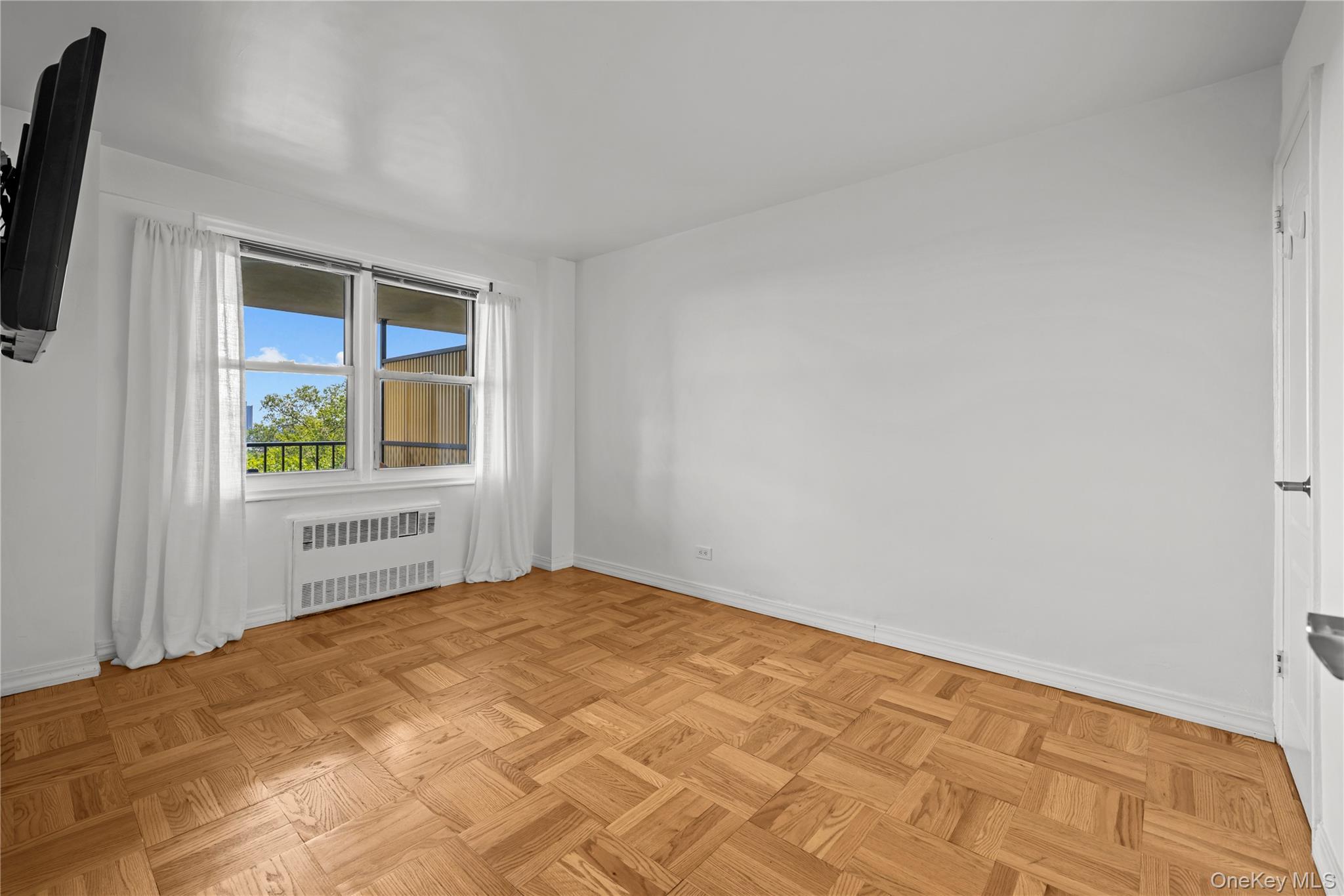4555 Henry Hudson Parkway # A908, Bronx, NY 10471