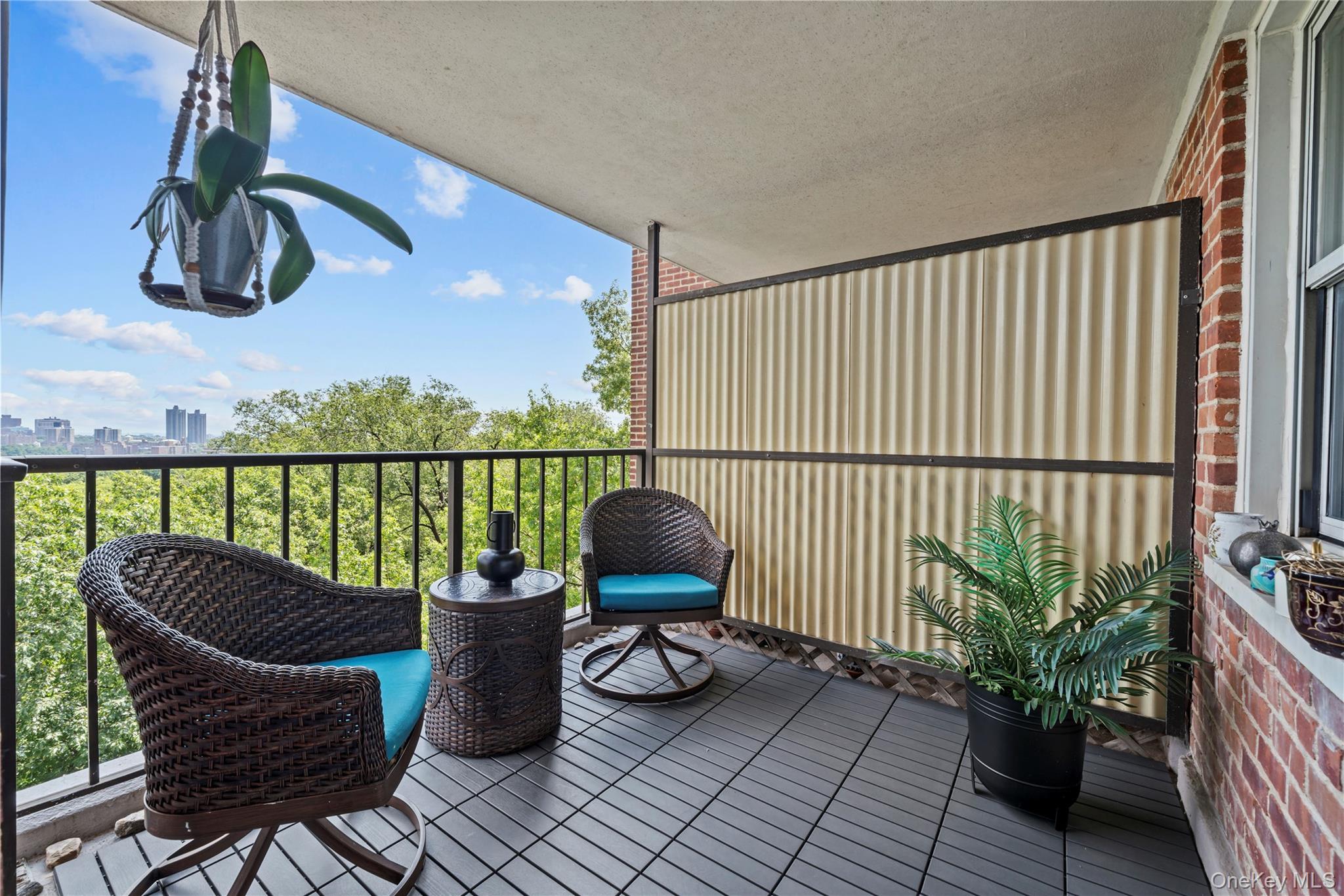 4555 Henry Hudson Parkway # A908, Bronx, NY 10471