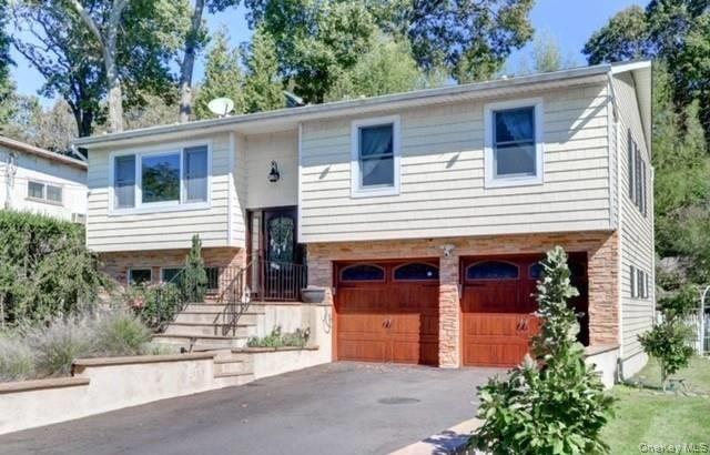 4 Argyle Drive, Northport, NY 11768