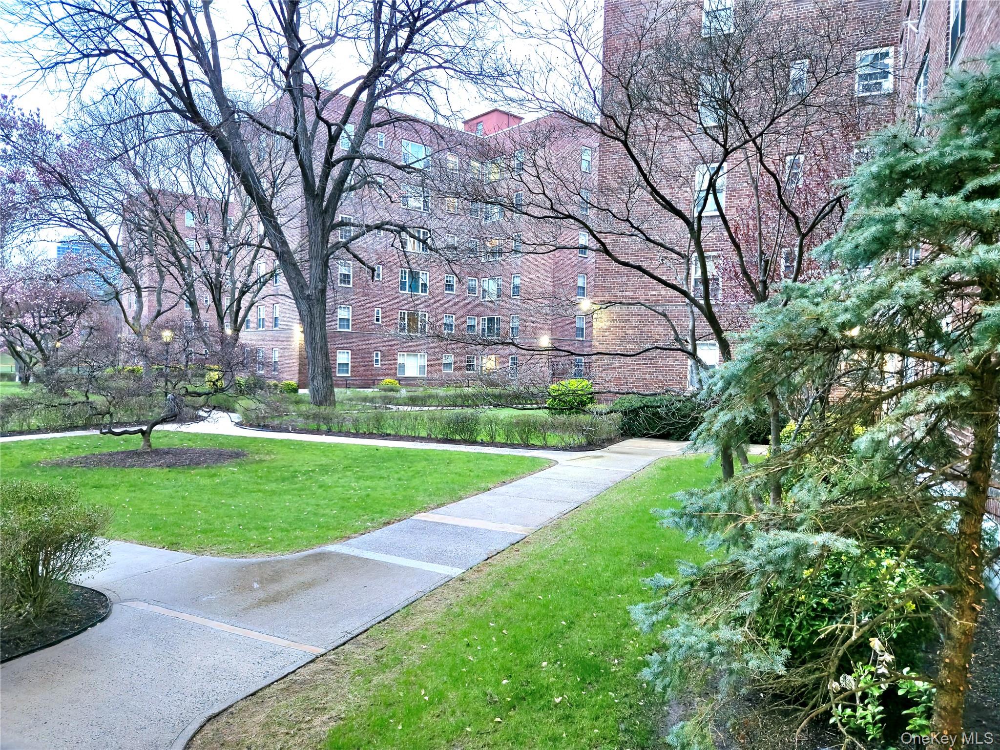 220 Pelham Road # 3L, New Rochelle, NY 10805