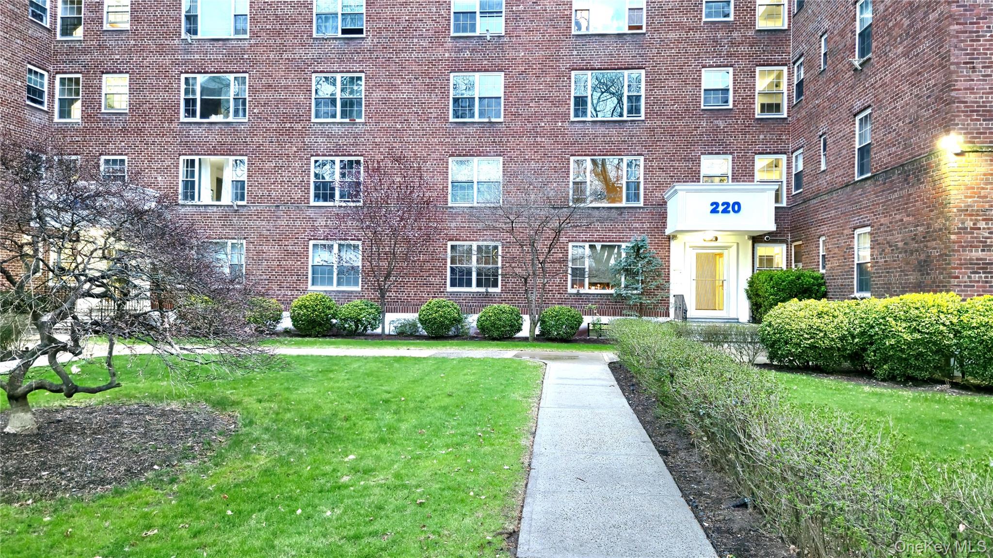 220 Pelham Road # 3L, New Rochelle, NY 10805