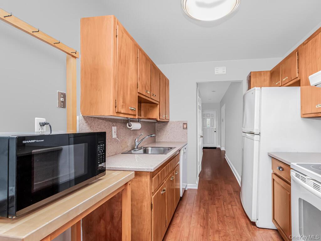 8 Gerri Lane, Yonkers, NY 10703