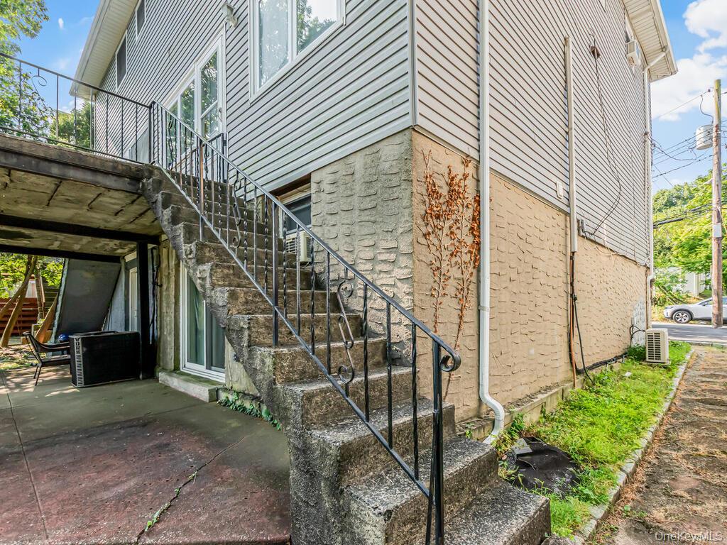 8 Gerri Lane, Yonkers, NY 10703