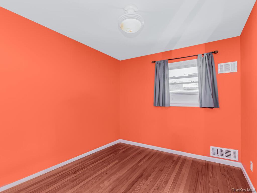 8 Gerri Lane, Yonkers, NY 10703