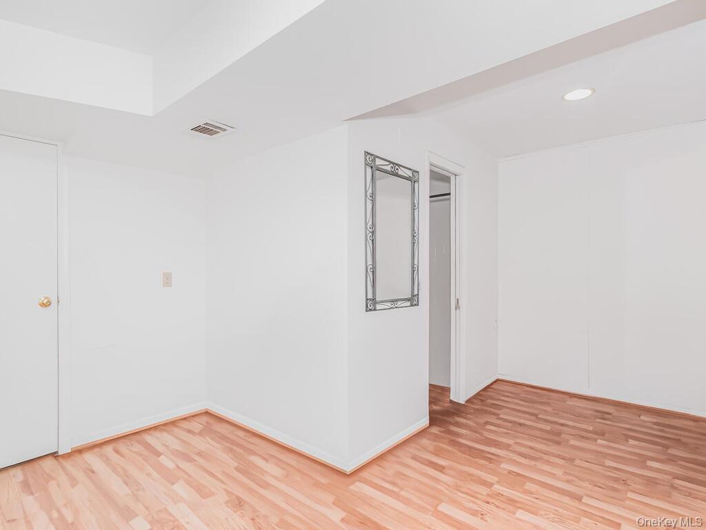 8 Gerri Lane, Yonkers, NY 10703