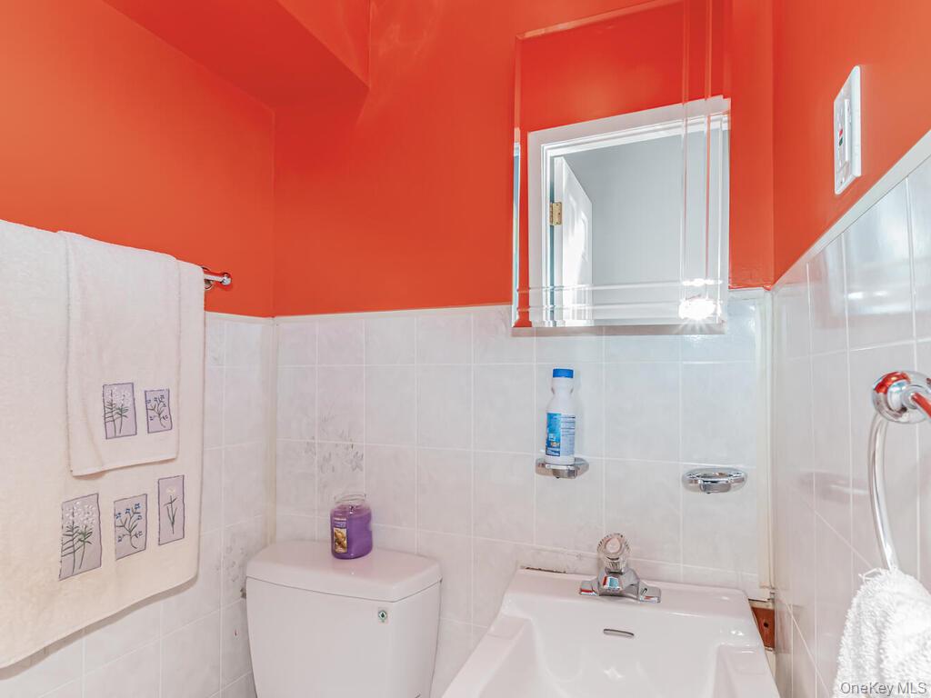 8 Gerri Lane, Yonkers, NY 10703