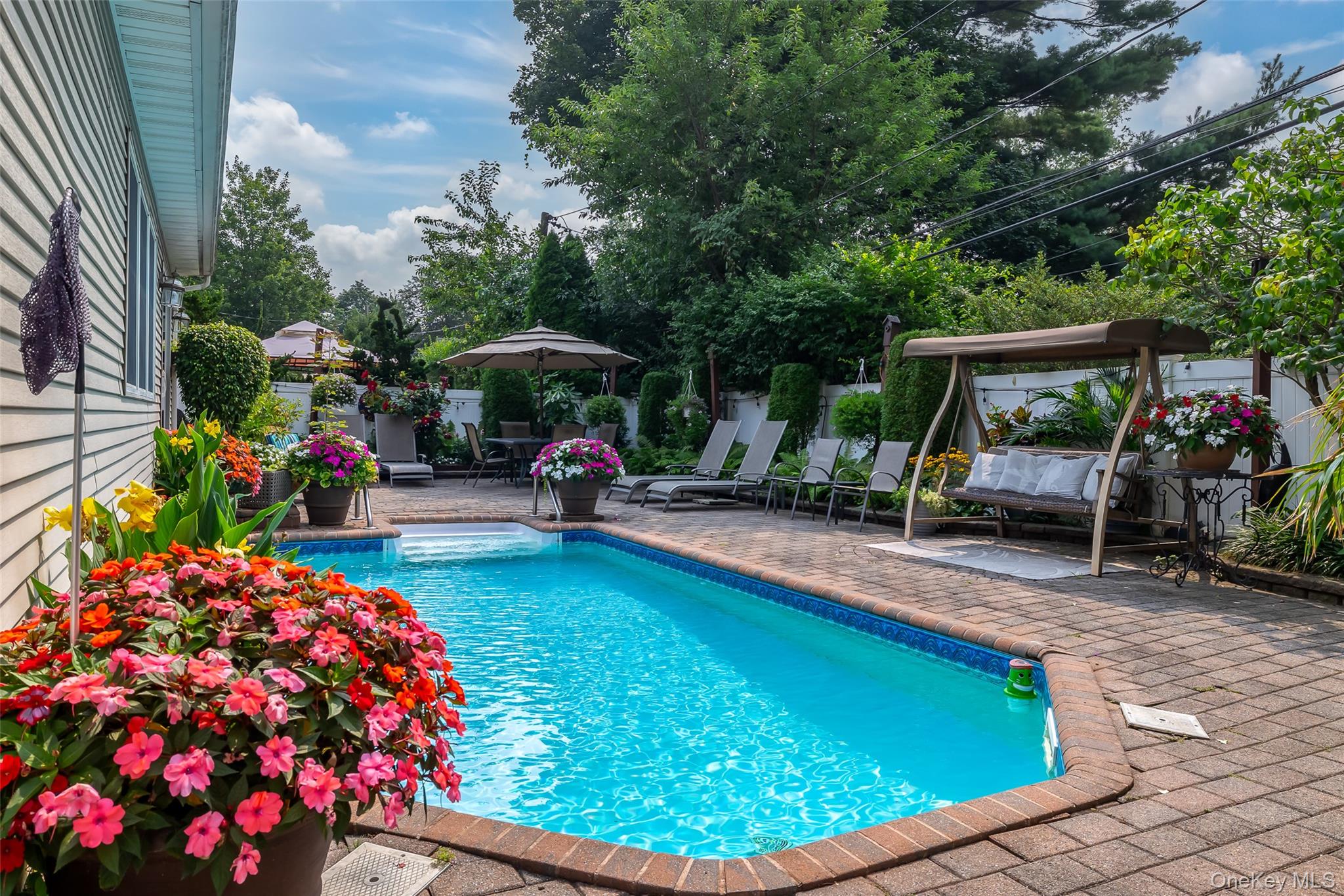 14 Magnolia Drive, New Hyde Park, NY 11040