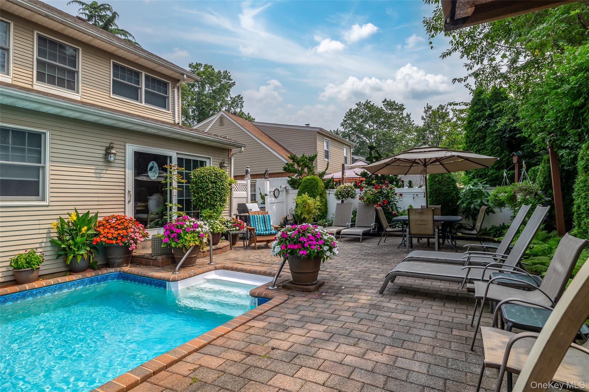 14 Magnolia Drive, New Hyde Park, NY 11040