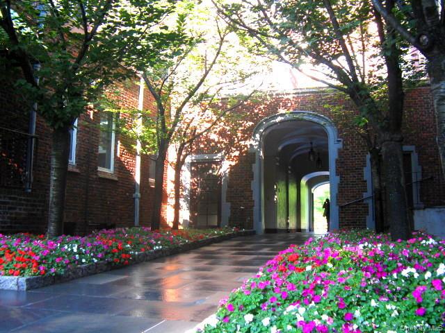 105 Garth Road # 5G, Scarsdale, NY 10583