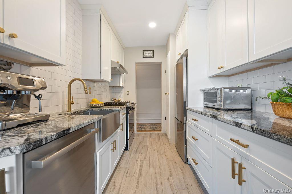 105 Garth Road # 5G, Scarsdale, NY 10583