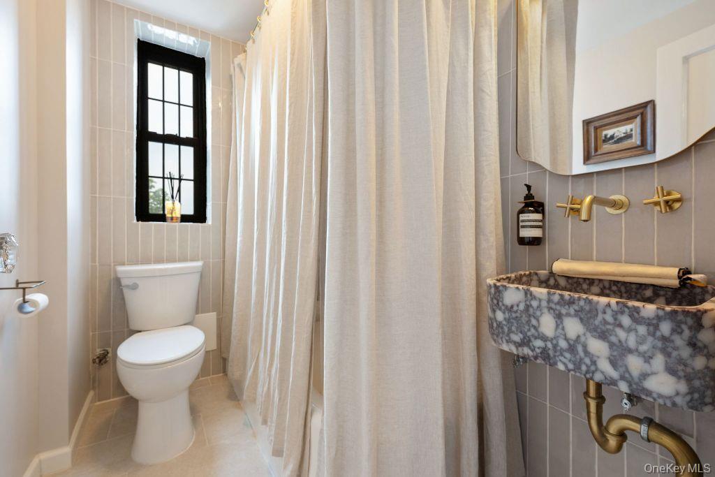 105 Garth Road # 5G, Scarsdale, NY 10583