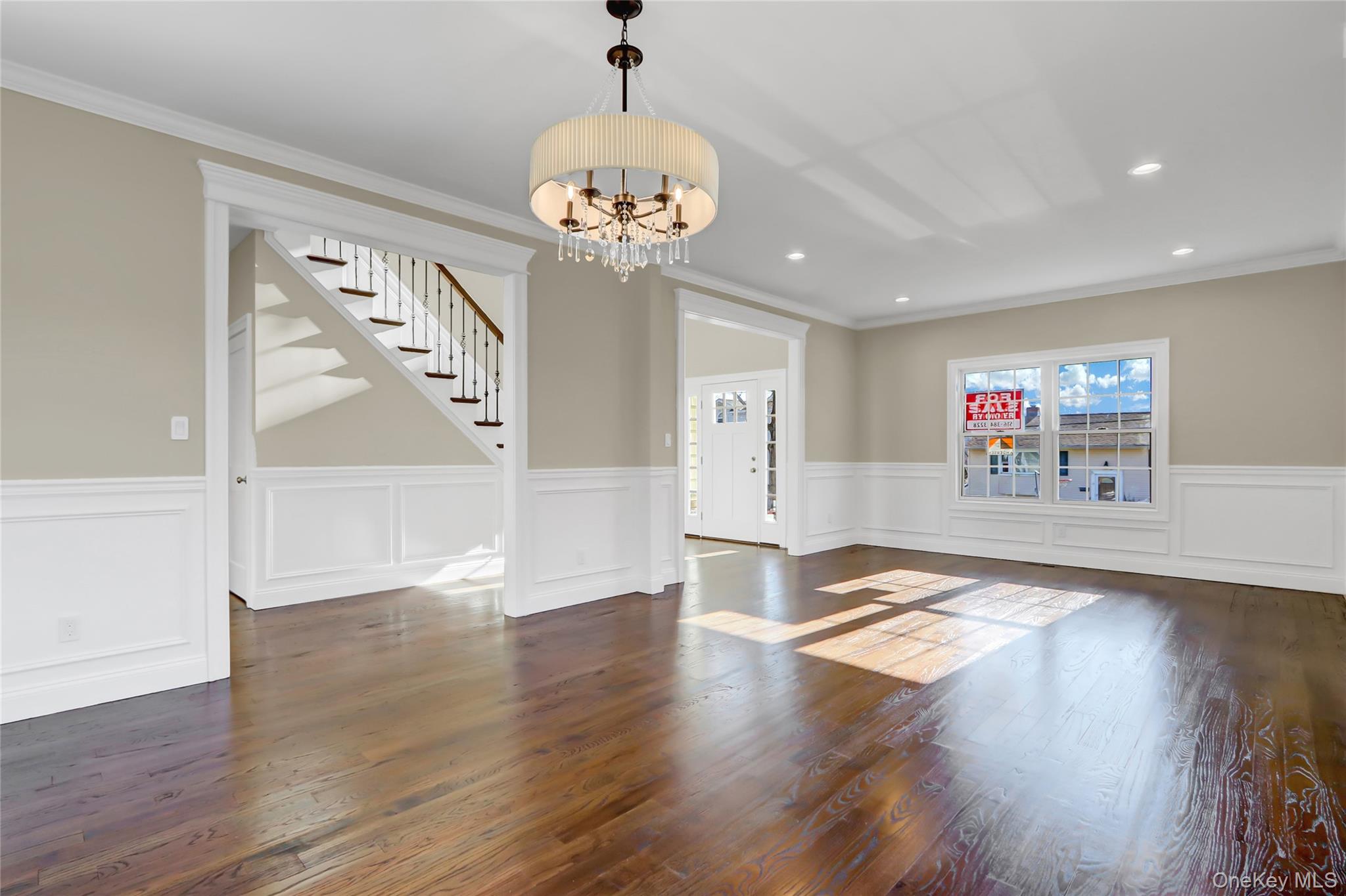 9 Hickory Road, Bayville, NY 11709