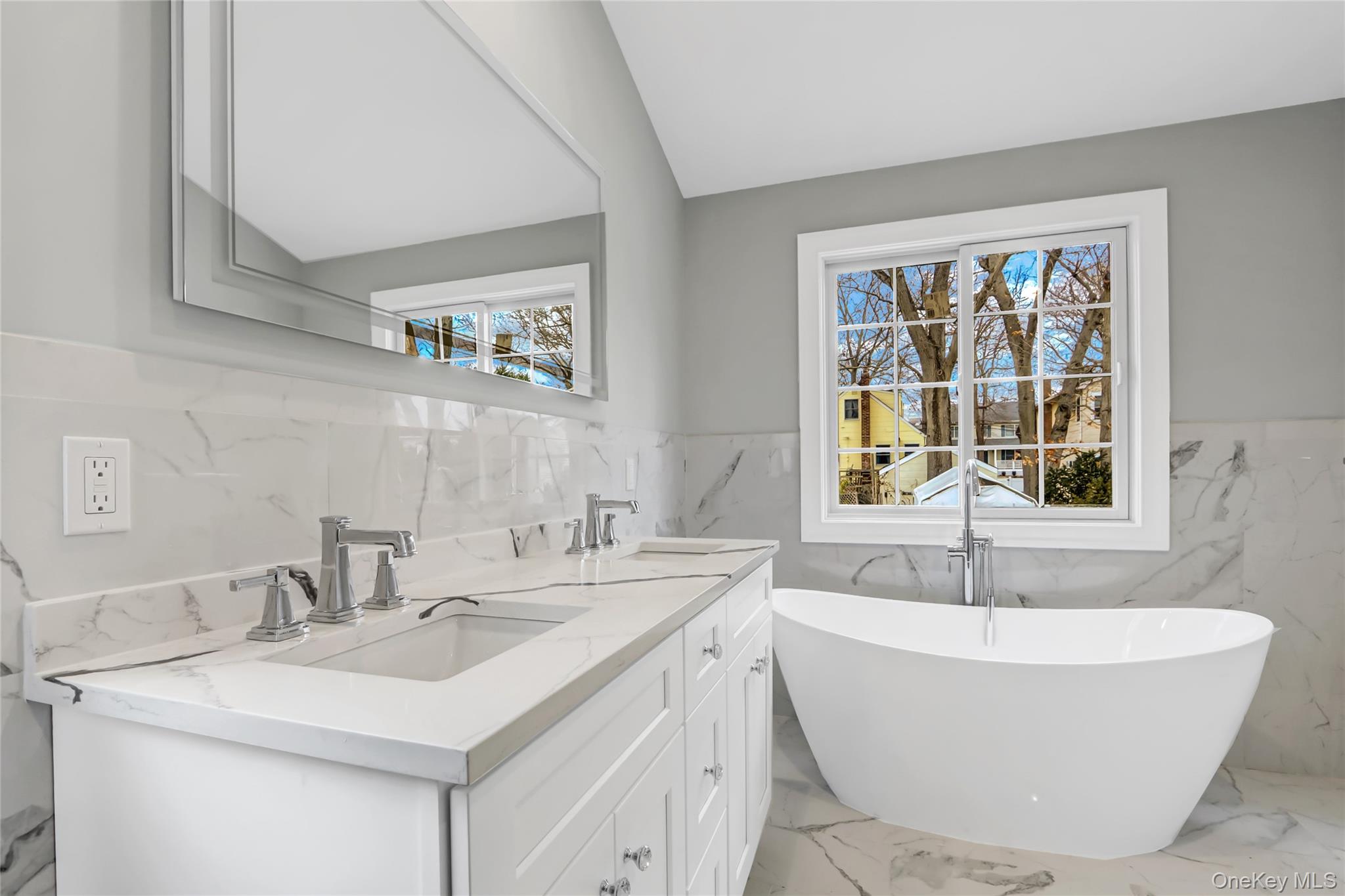 9 Hickory Road, Bayville, NY 11709