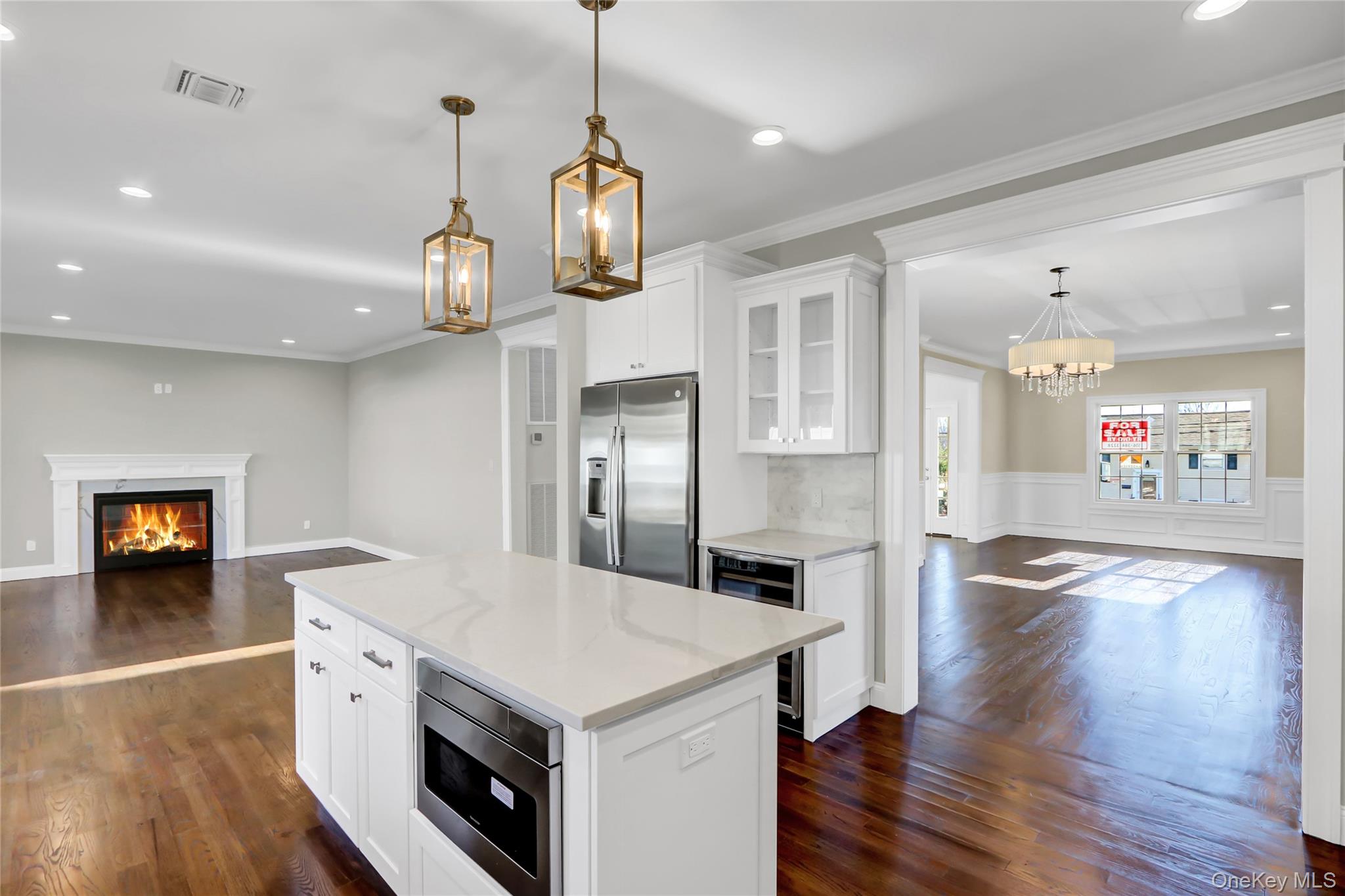 9 Hickory Road, Bayville, NY 11709