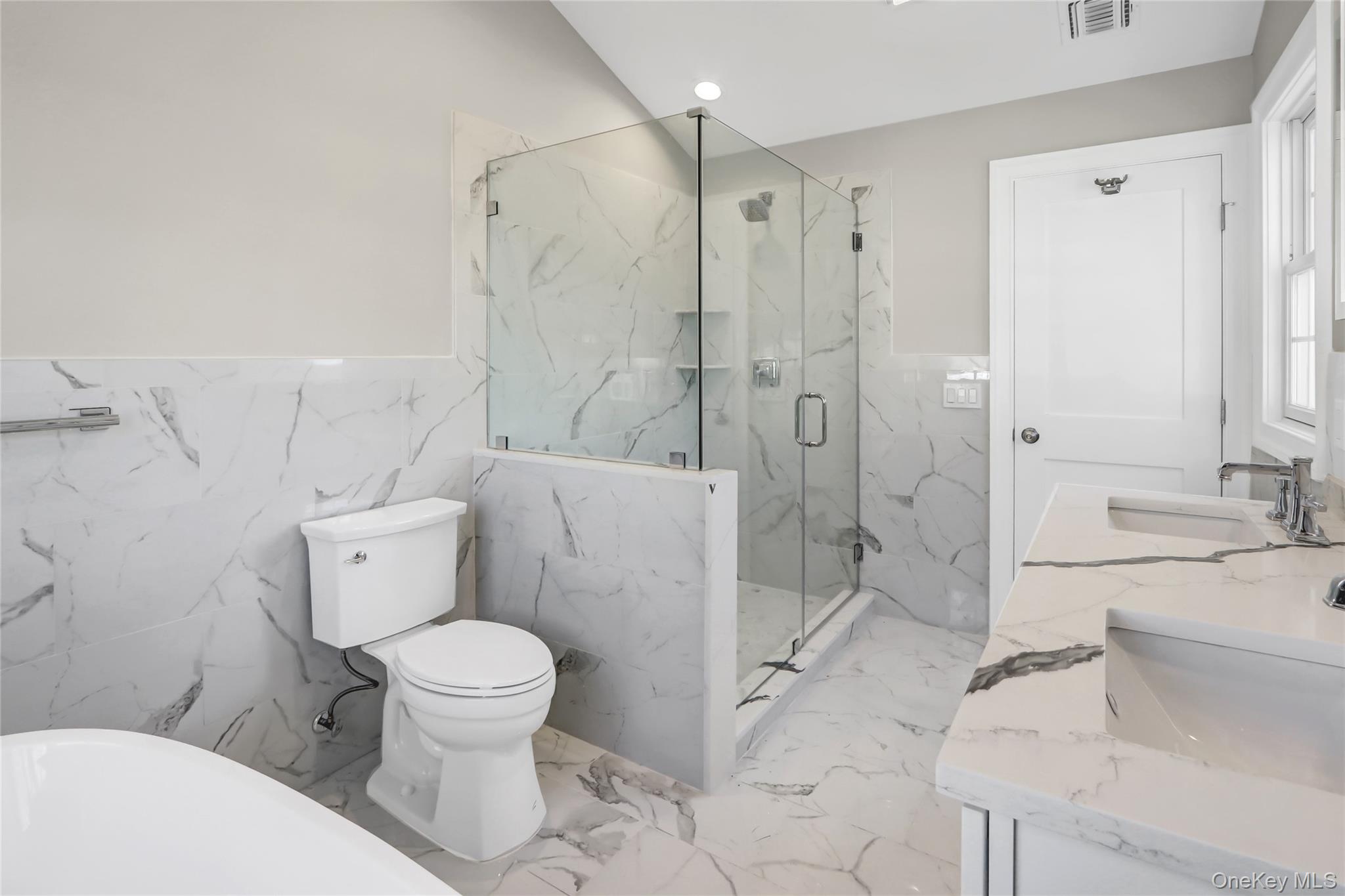 9 Hickory Road, Bayville, NY 11709