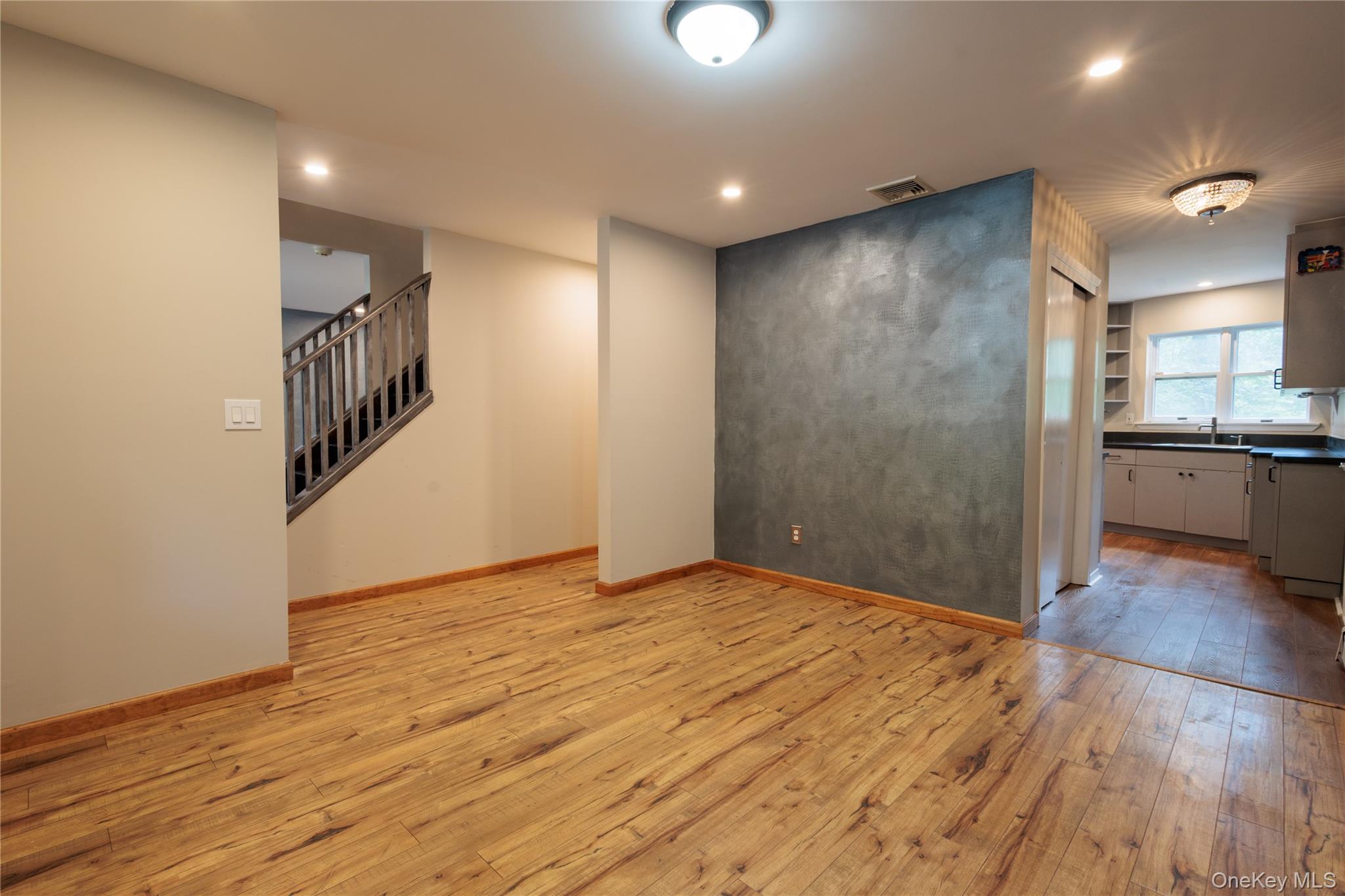 14 Hill Road, Saint James, NY 11780