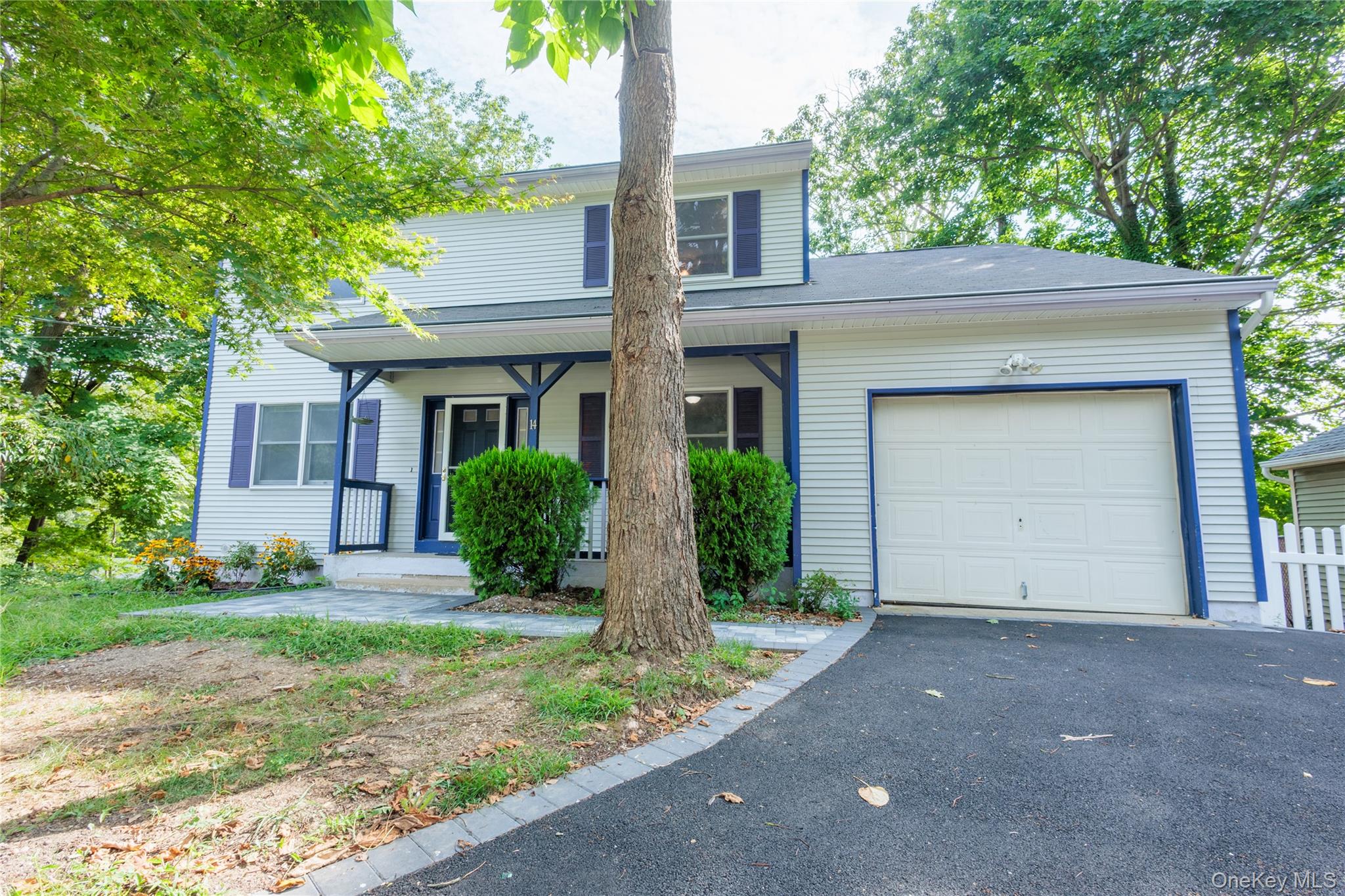 14 Hill Road, Saint James, NY 11780