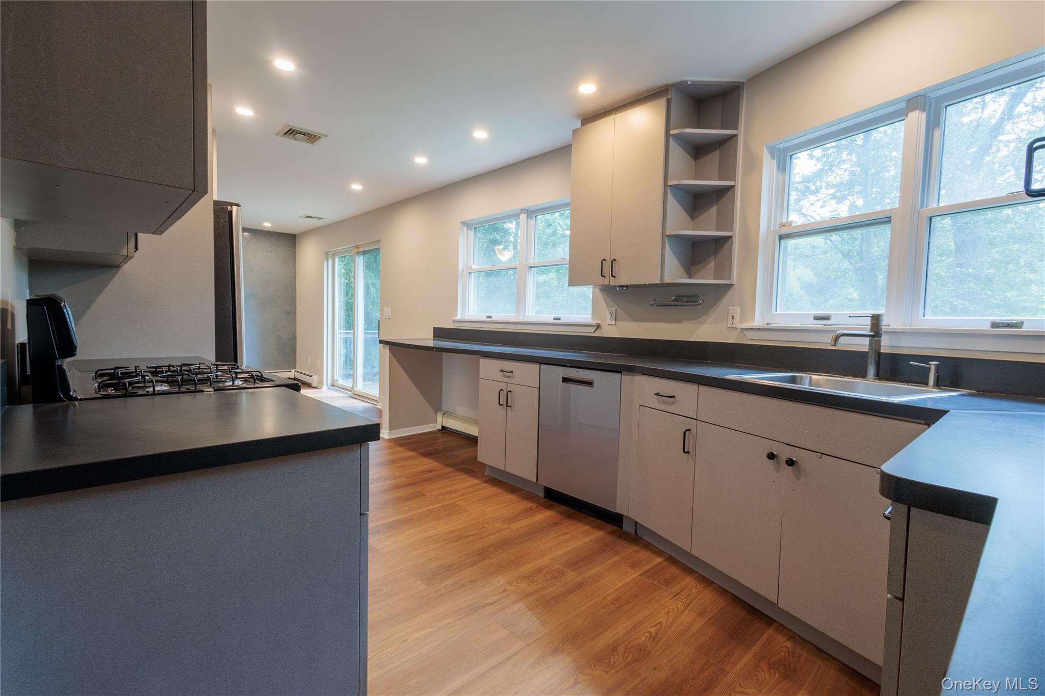 14 Hill Road, Saint James, NY 11780