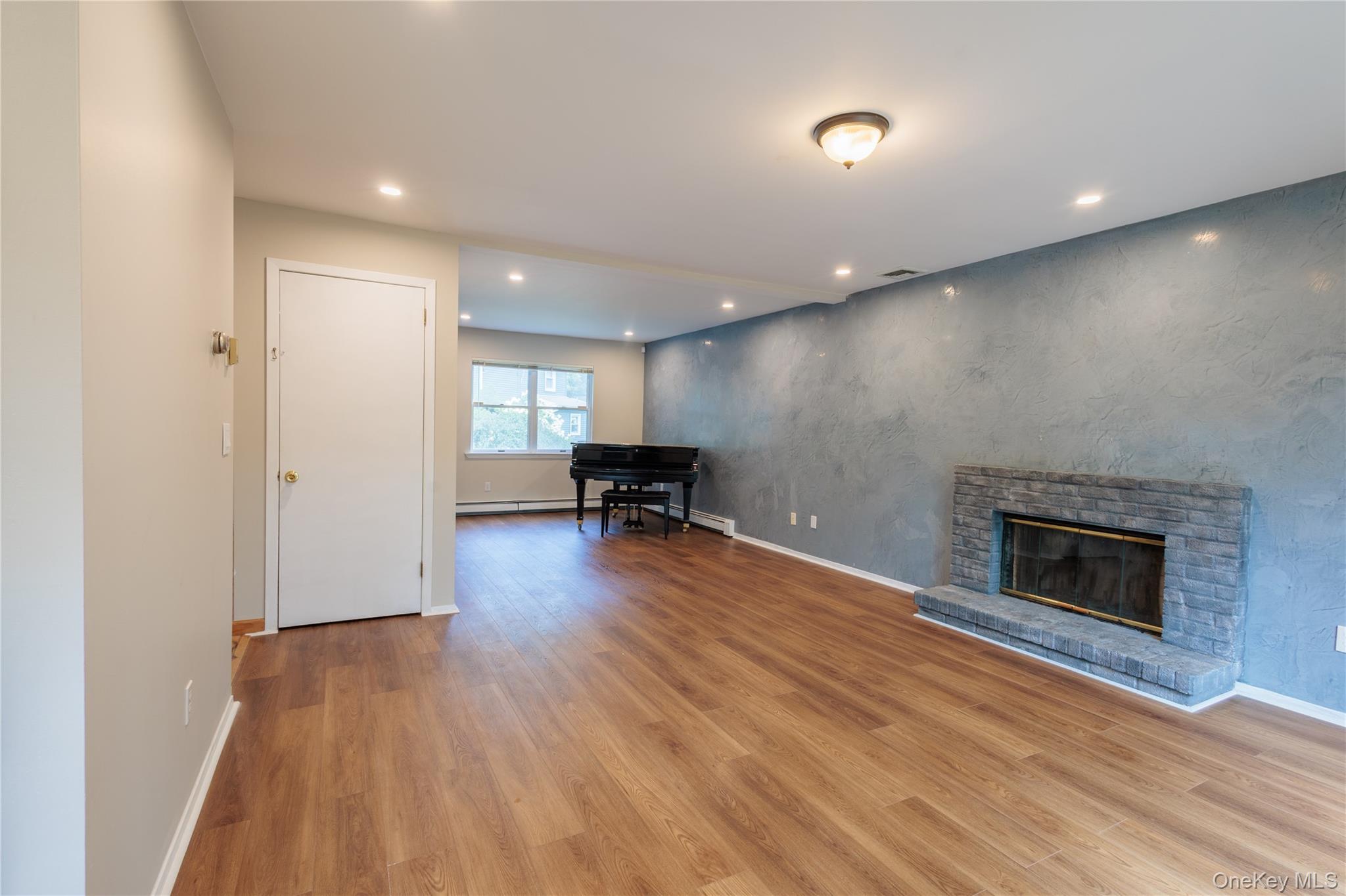 14 Hill Road, Saint James, NY 11780