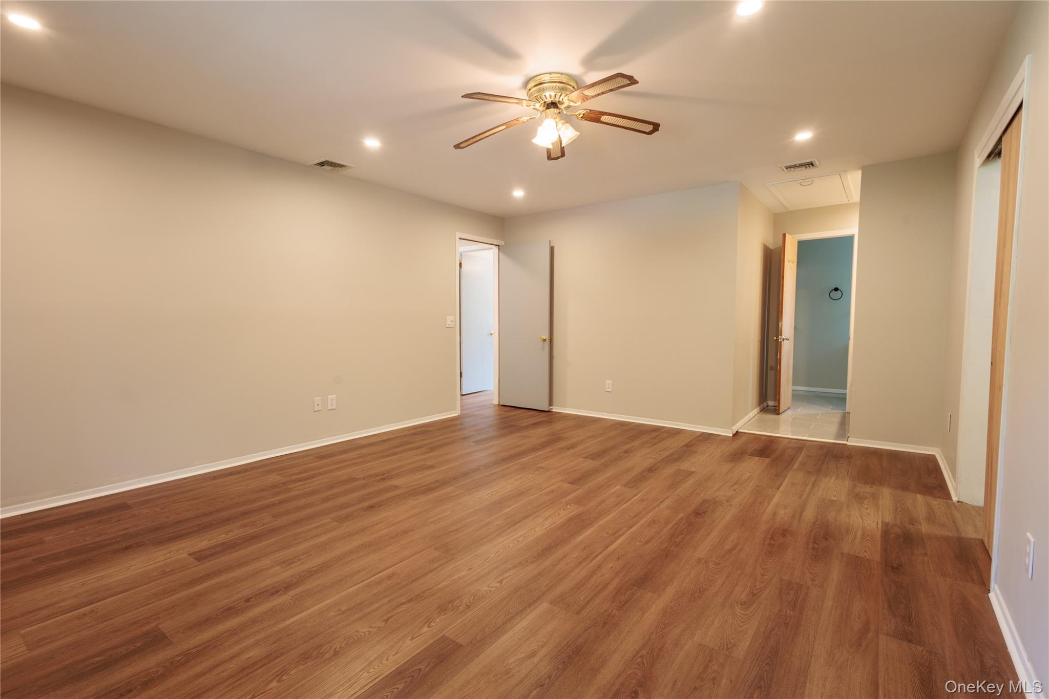 14 Hill Road, Saint James, NY 11780