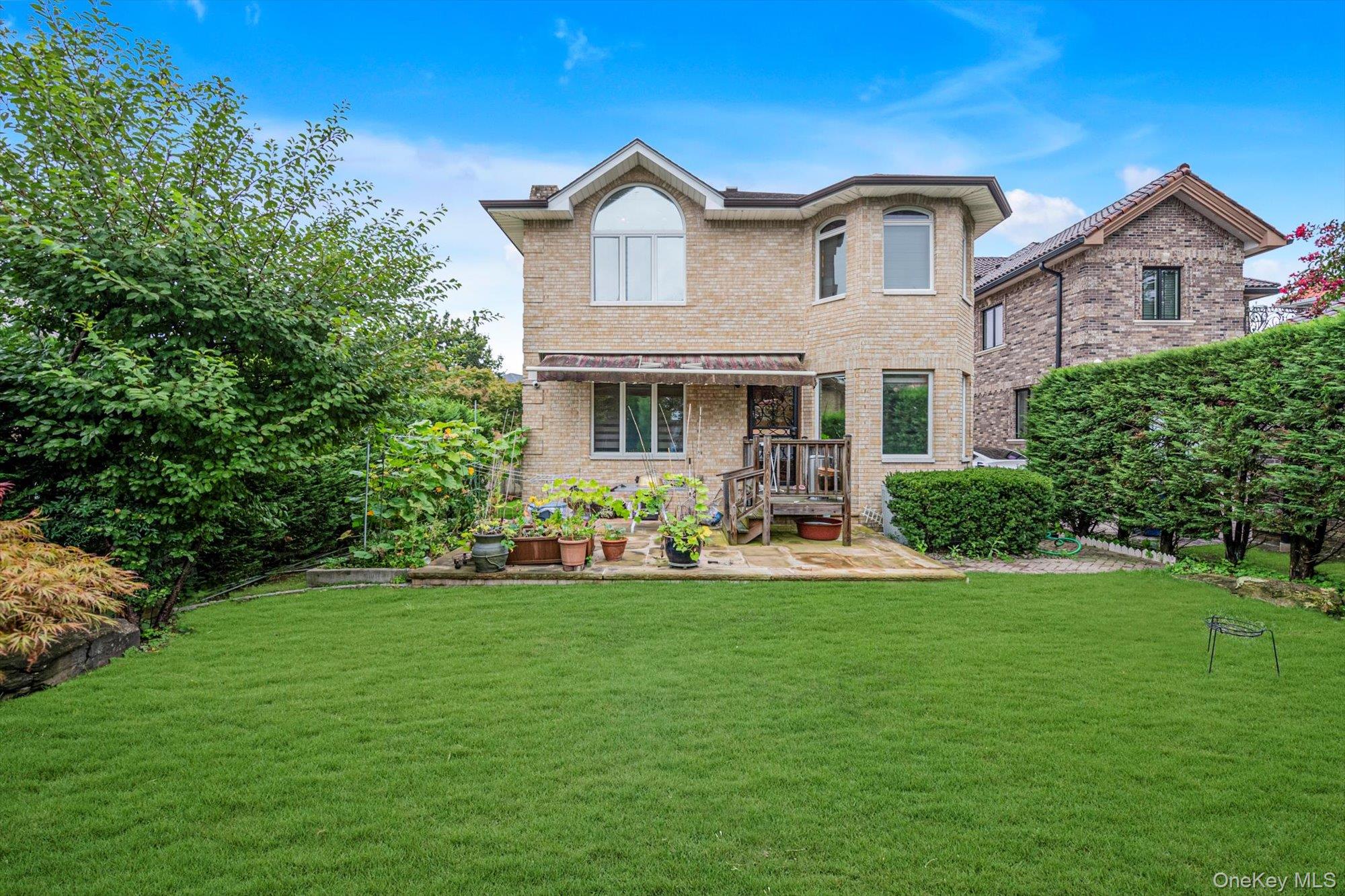 252-25 Leith Road, Little Neck, NY 11362