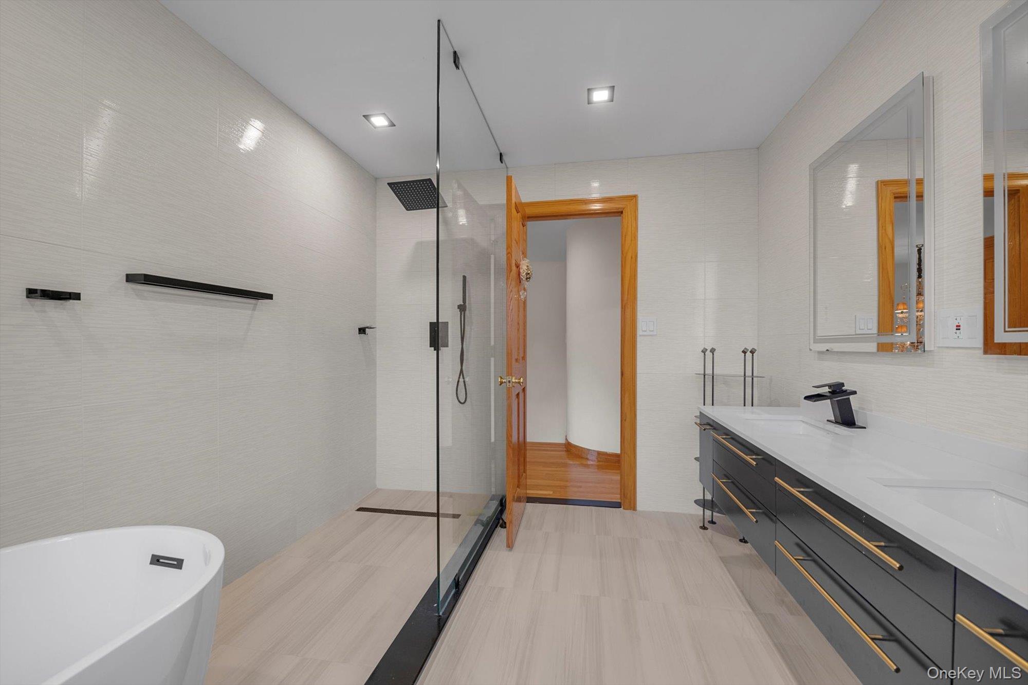 252-25 Leith Road, Little Neck, NY 11362